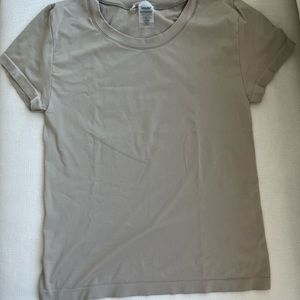 Aritzia Sunday Best Smooth Seamless Willow T-shirt